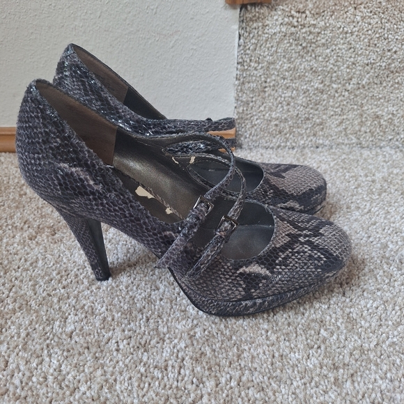 NINE WEST Mary Jane  Snake Print Platform Heels Womens Size 6M - Picture 3 of 9